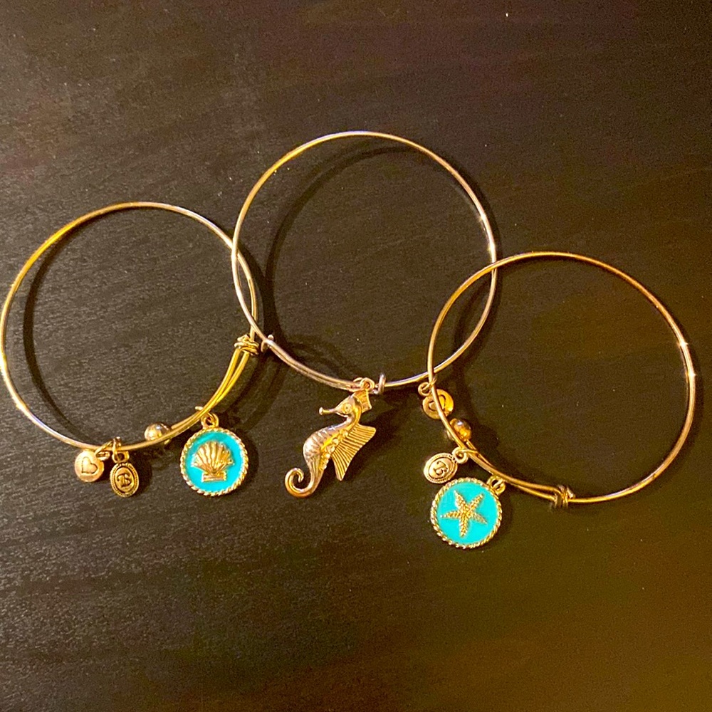 Nautical adjustable bracelets